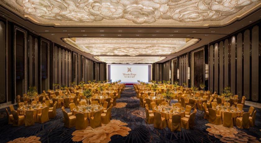Wanda Reign Chengdu Hotel Екстериор снимка