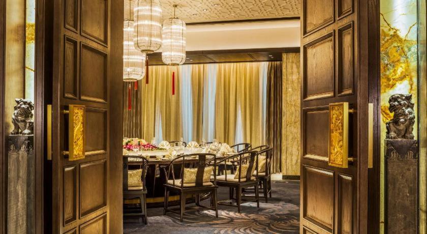 Wanda Reign Chengdu Hotel Екстериор снимка