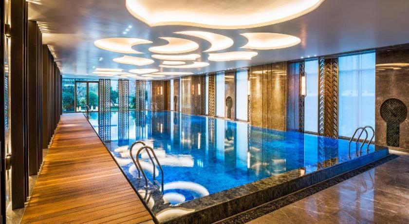 Wanda Reign Chengdu Hotel Екстериор снимка