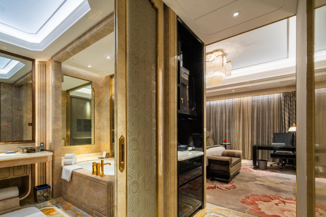 Wanda Reign Chengdu Hotel Екстериор снимка